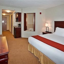 Holiday Inn Express & Suites Brockville