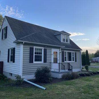Legacy Remodeling Solutions - House with old roof - Roofing Near Me - Fredericksburg, Virginia Legacy Remodeling Solutions - House with old roof - Roofing Near Me - Fredericksburg, Virginia