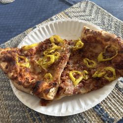 Lakeside Pizzeria & Grill