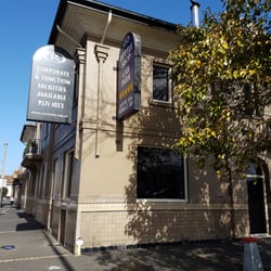 Rosstown Hotel - Corner of Princess Highway and Koornang Road exterior view