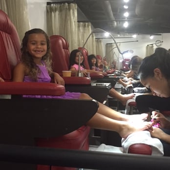 Soak Nails - Nail Salons Near Me - Encino, California Soak Nails - Nail Salons Near Me - Encino, California
