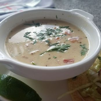 Earls Kitchen + Bar - Clam chowder - am I being over dramatic or does that not look watery? - New American Near Me - Miami, Florida Earls Kitchen + Bar - Clam chowder - am I being over dramatic or does that not look watery? - New American Near Me - Miami, Florida
