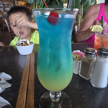 Pelicans Landing Restaurant - Mermaid Water - American Near Me - Gordonville, Texas