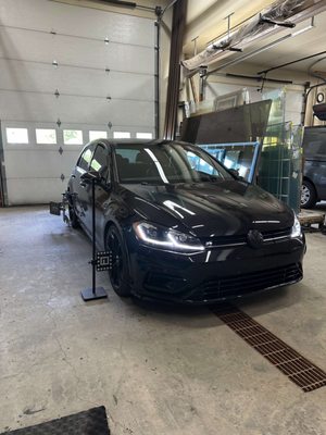 Auto Glass Replacement - We understand the value of your vehicle, regardless of whether it’s a car, truck, or SUV. Our skilled team is dedicated to providing precise workmanship to restore the structural integrity of your automobile. Auto Glass Replacement - We understand the value of your vehicle, regardless of whether it’s a car, truck, or SUV. Our skilled team is dedicated to providing precise workmanship to restore the structural integrity of your automobile.