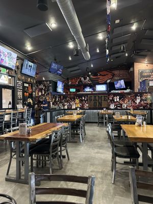 Southpaws Pizza and Sports Bar by null