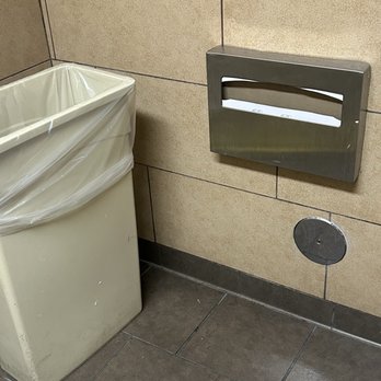 El Pollo Loco - Restroom out of seat covers - Fast Food Near Me - Sherman Oaks, California
