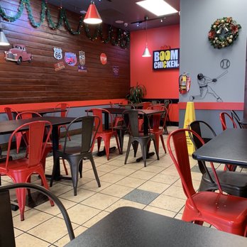 Boom Chicken - Dining area - Chicken Wings Near Me - Lancaster, California