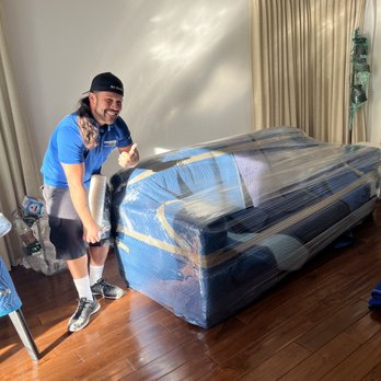 Awesome Movers - Angel moving my sofa. - Movers Near Me - San Diego, California Awesome Movers - Angel moving my sofa. - Movers Near Me - San Diego, California