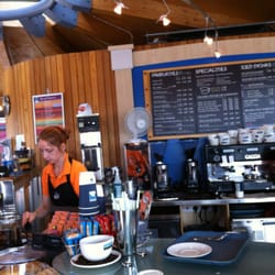 Esquires Coffee - Nice open friendly design