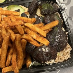 Halal Munchies - Falafel over rice platter
