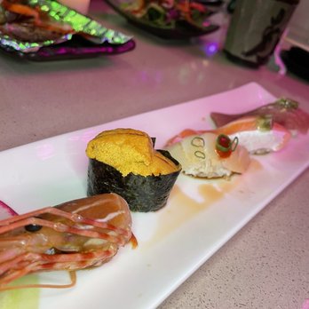 Here Fishy Fishy - Shrimp, UNI, snapper, Salmon belly, Toro - Sushi Bars Near Me - Los Angeles, California