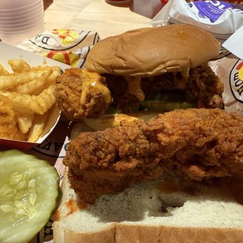 Dave's Hot Chicken - Chicken Shop Near Me - Wayne, New Jersey