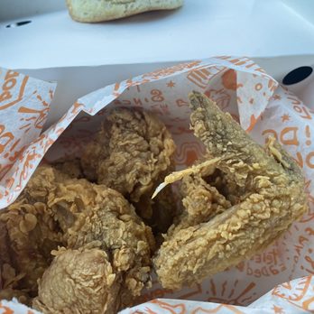 Popeyes Louisiana Kitchen - 1 feather on a oddly dark wing - Fast Food Near Me - Conyers, Georgia Popeyes Louisiana Kitchen - 1 feather on a oddly dark wing - Fast Food Near Me - Conyers, Georgia