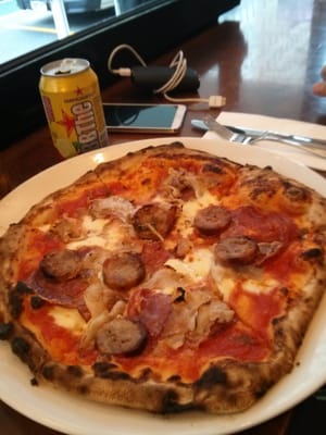 Pizza e Mozzarella Bar by null