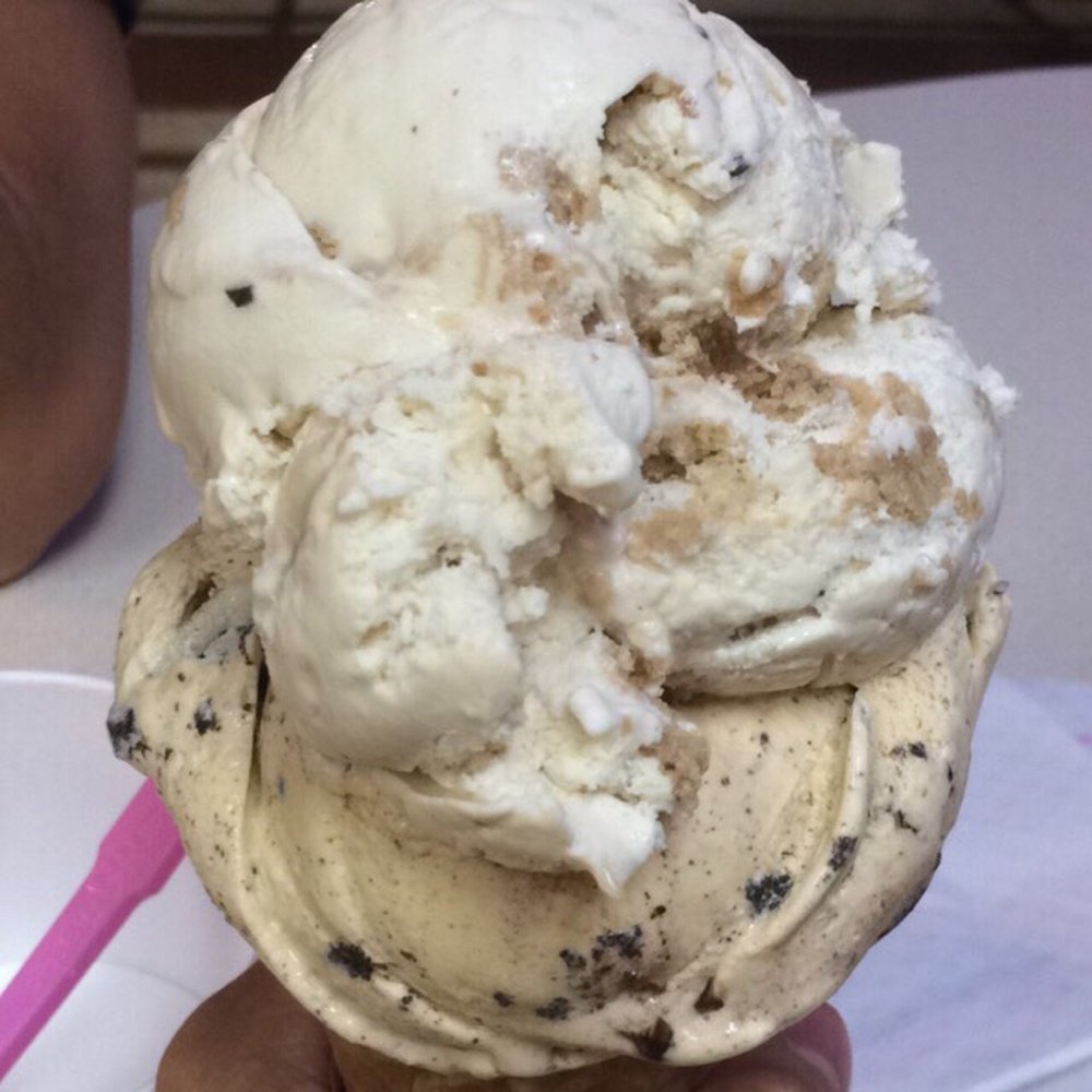 Baskin-Robbins - Holy crap double scoop on a waffle cone!!! Oreo and moms bakin cookies ! - Ice Cream & Frozen Yogurt Near Me - Martinez, California