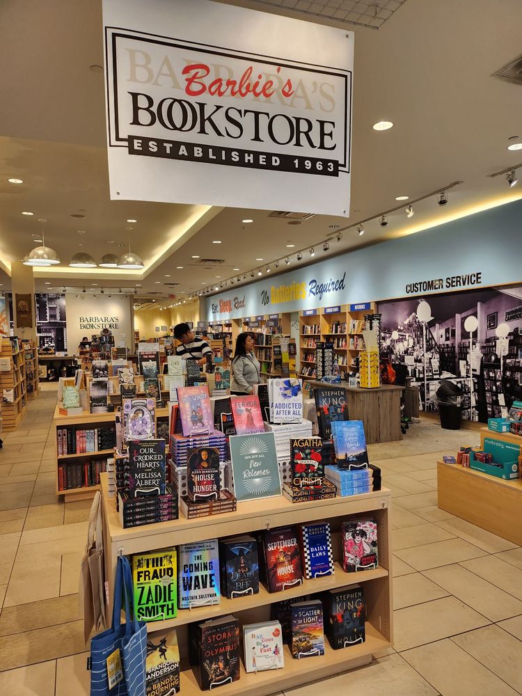 BARBARA’S BOOKSTORE Updated October 2024 5 Woodfield Mall