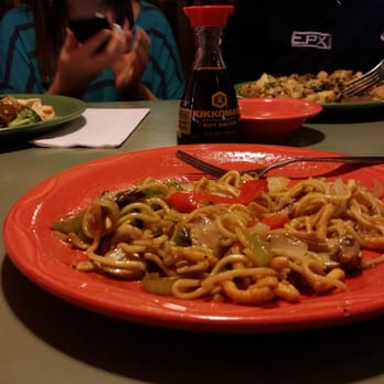 HuHot Mongolian Grill - Noodles with mushroom, chicken, peppers, celery, onion and squash - Chinese Near Me - Kalispell, Montana HuHot Mongolian Grill - Noodles with mushroom, chicken, peppers, celery, onion and squash - Chinese Near Me - Kalispell, Montana