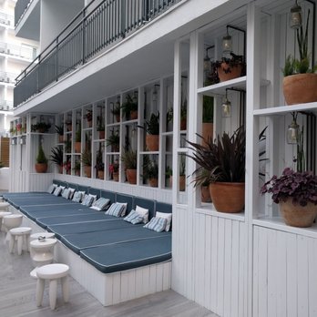 Delamar - Nice sunbeds in front of the internal swimming pool! - Hotels Near Me - Lloret de Mar, GI