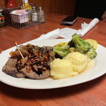 Bricks on Boundary - Calf liver with bacon onion and balsamic glaze excellent - New American Near Me - Beaufort, South Carolina Bricks on Boundary - Calf liver with bacon onion and balsamic glaze excellent - New American Near Me - Beaufort, South Carolina