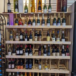 Silver Coast Winery Tasting Room - Vino Vino