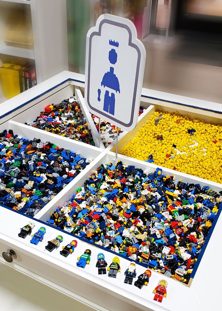 Rogue Brick Builders' Lounge