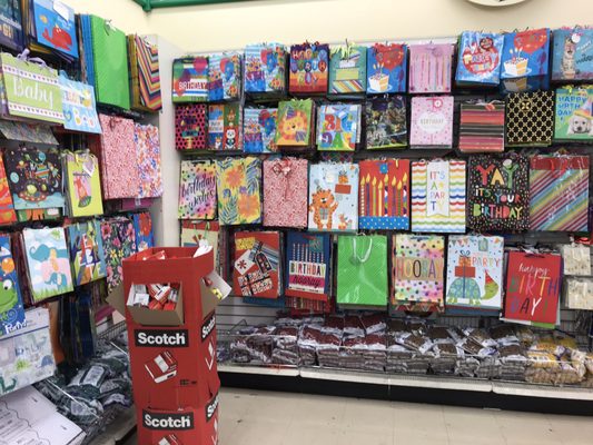 DOLLAR TREE STORES - 37 Photos & 53 Reviews - Discount Store - 580 N
