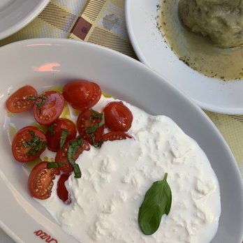 Da Enzo al 29 - Specials: Burrata and Artichoke - Roman Near Me - Rome, RM Da Enzo al 29 - Specials: Burrata and Artichoke - Roman Near Me - Rome, RM