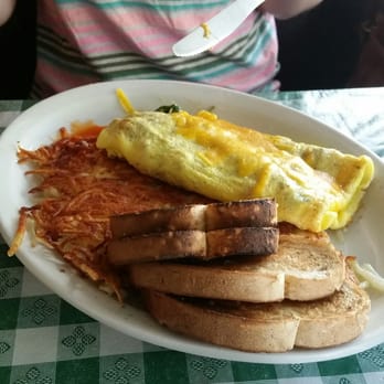 Lisa's Radial Cafe - Veggie omelet with wheat toast and browns - Breakfast & Brunch Near Me - Omaha, Nebraska
