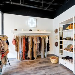 RAW Bronzing Studio - RAW Bronzing Studio North Buckhead // Sun Shop