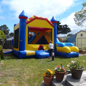 Let's Party - 7-in-1 Castle - Party Supplies Near Me - Salinas, California