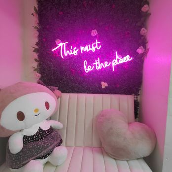 Boss Chic Coffee Bar - Cute couch - Coffee & Tea Near Me - Lancaster, California Boss Chic Coffee Bar - Cute couch - Coffee & Tea Near Me - Lancaster, California