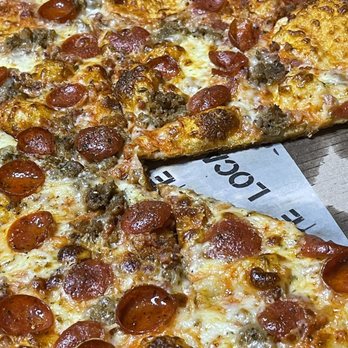 LOCAL PIE - Porky's large pie - Pizza Near Me - Miami, Florida LOCAL PIE - Porky's large pie - Pizza Near Me - Miami, Florida