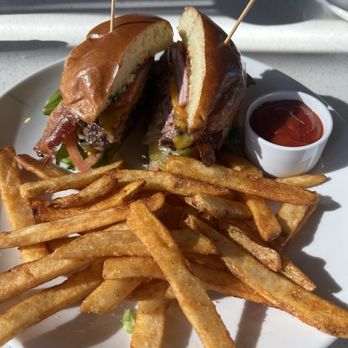 Dapper Dine & Lounge - Bacon burger w/ fries - Cocktail Bars Near Me - Riverside, California