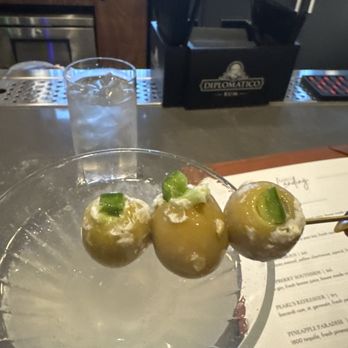 Earl’s Landing - Wine Bars Near Me - High Point, North Carolina