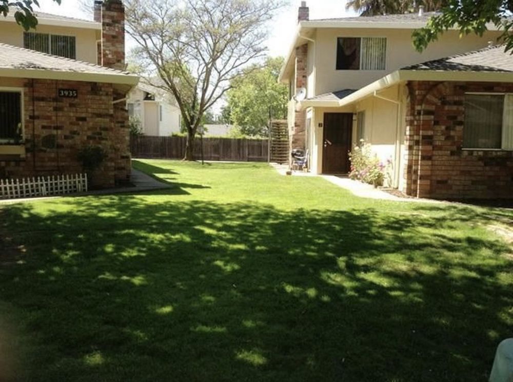 QUEENSTON PLAZA Updated October 2024 3930 Queenston Ct, Carmichael