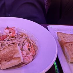 Max Gill and Grill - Shrimp Scampi