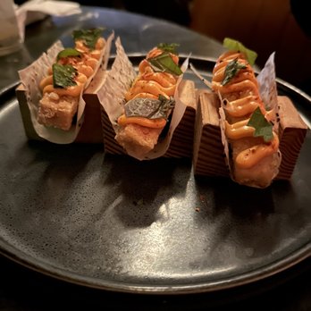 Earls Kitchen + Bar - Crispy Tofu Crispy Tacos - New American Near Me - Boston, Massachusetts