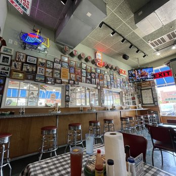 Flying Fish - 5-15-2022 interior - Seafood Near Me - Garland, Texas