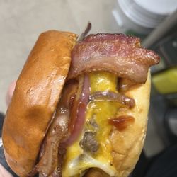 Milan Pizza - Fresh Angus Burger