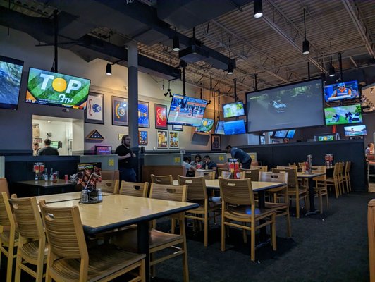 Buffalo Wild Wings by null