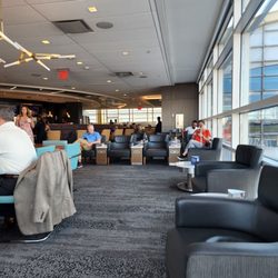 Delta Sky Club - Lots of room to relax