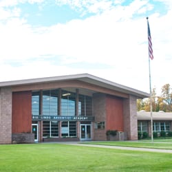 Rio Lindo Adventist Academy - The administration building houses many offices and classrooms.