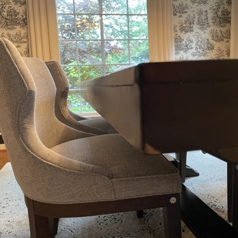 Ultimate Movers - Damage to dining room table. - Movers Near Me - Brownstown Township, Michigan