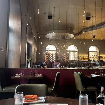 Pequeno Mercat - Interior - Tapas Bars Near Me - Chicago, Illinois