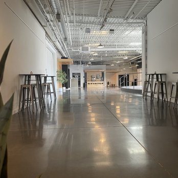 Essex Studios - Lounge area - Art Space Rentals Near Me - Cincinnati, Ohio Essex Studios - Lounge area - Art Space Rentals Near Me - Cincinnati, Ohio