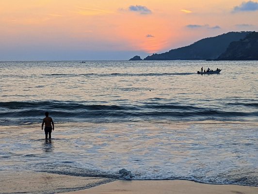 Thompson Zihuatanejo, by Hyatt by null