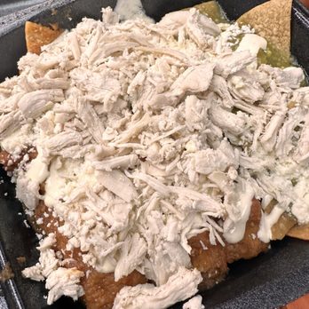 La Fonda Mx. - Chilaquiles divorciados con pollo - Mexican Near Me - San Antonio, Texas La Fonda Mx. - Chilaquiles divorciados con pollo - Mexican Near Me - San Antonio, Texas