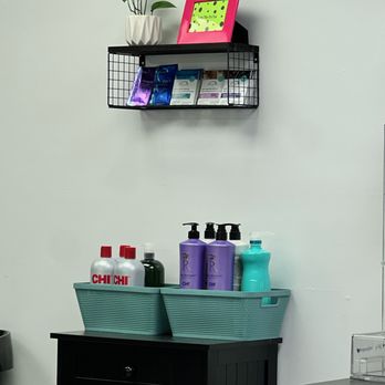 Roxie's Color Lounge - Hair Salons Near Me - Kinston, North Carolina Roxie's Color Lounge - Hair Salons Near Me - Kinston, North Carolina