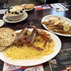 Connie's Stagecoach - Two egg breakfast with French toast (with bananas)