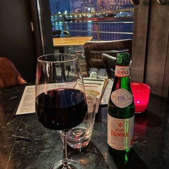L'Osteria - Ein Glas Montepulciano mit Elbblick - Pizza Near Me - Hamburg, HH L'Osteria - Ein Glas Montepulciano mit Elbblick - Pizza Near Me - Hamburg, HH